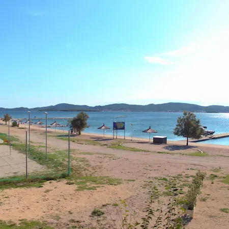 Toni * Sveti Filip i Jakov