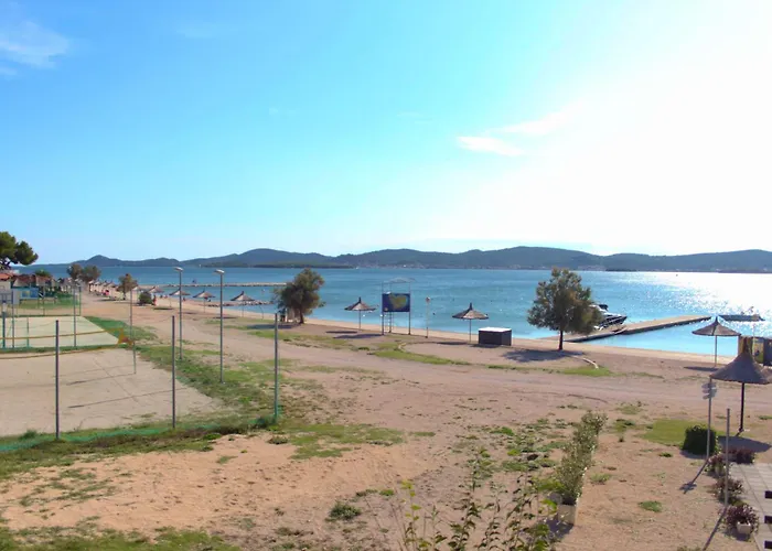 Toni * Sveti Filip i Jakov