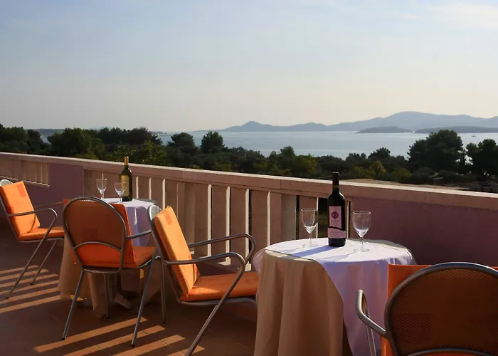 Toni Apartman Sveti Filip i Jakov