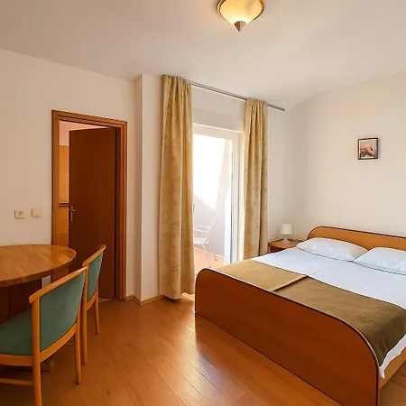 Toni Apartamento Sveti Filip i Jakov