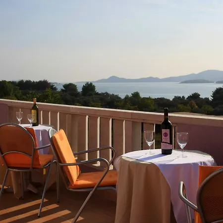 Toni Apartamento Sveti Filip i Jakov