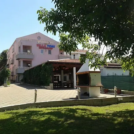 Toni * Sveti Filip i Jakov